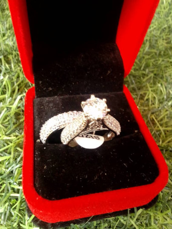 sets-of-wedding-and-engagemet-rings-big-0